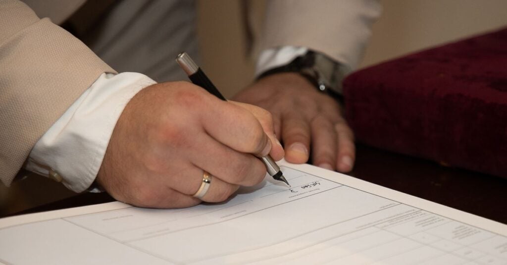 Financial Relief During Divorce in Ontario: Guide to Interim Orders